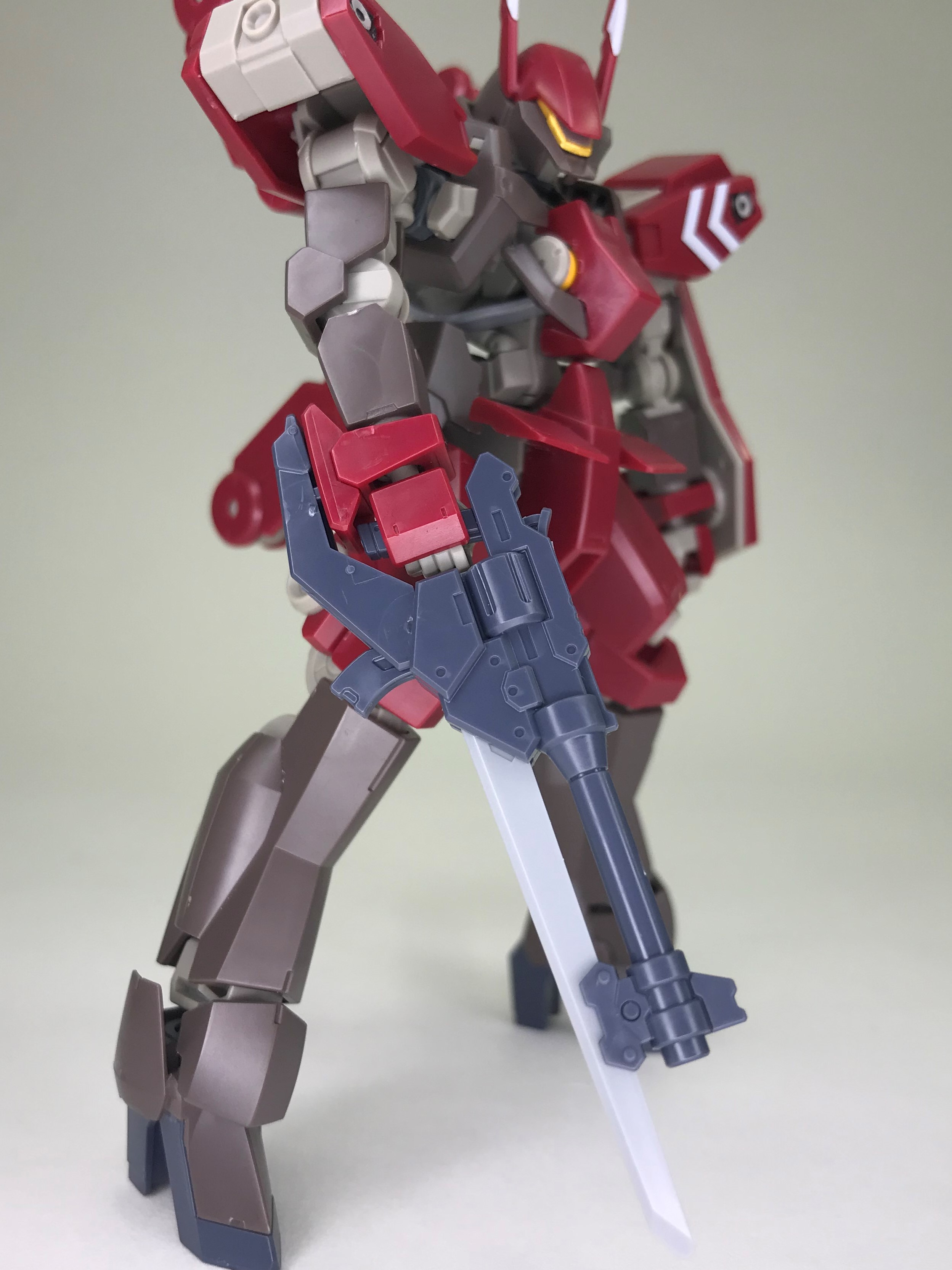 【新商品紹介】HG 1/144 シュヴァルベカスタム(シクラーゼ機) ＆ HG 1/144 ガンダムマルコシアス[アイアンブラッドコーティング