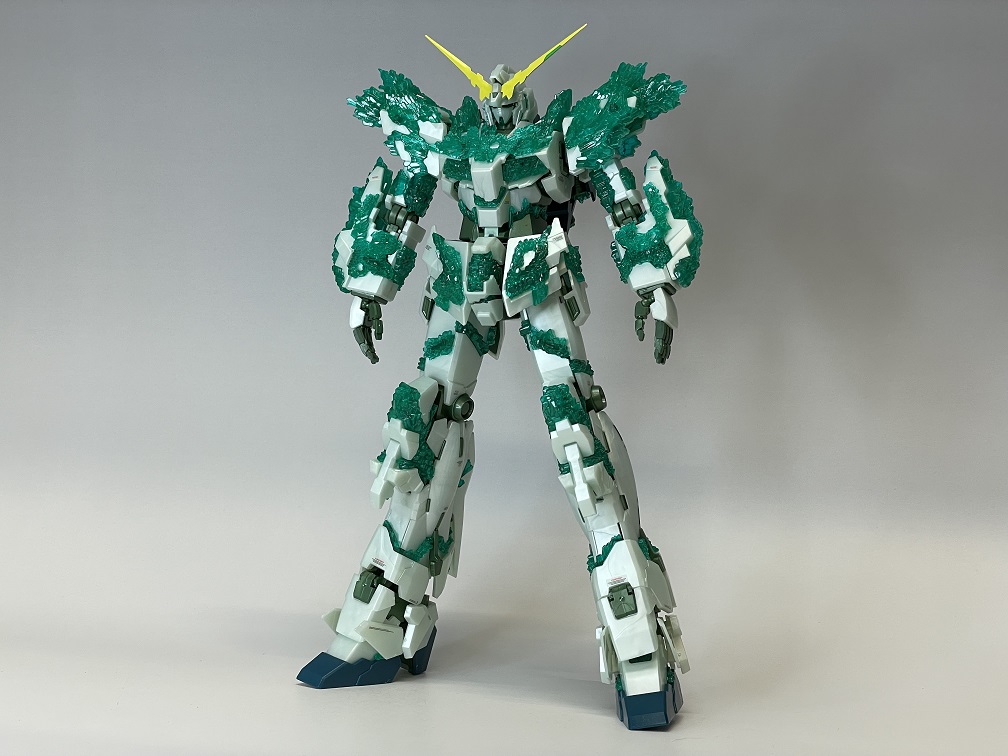 ガンプラ MG 1/100 ユニコーンガンダム 光の結晶体 塗装完成品