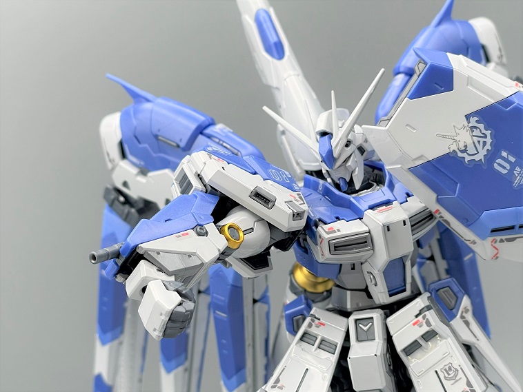 RG ガンダムベース限定 Hi-νガンダム 「チタニウムフィニッシュ 」