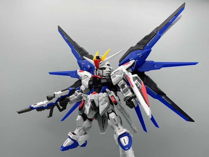 MGSDフリーダムガンダム　完成品　塗装　フリーダムガンダム