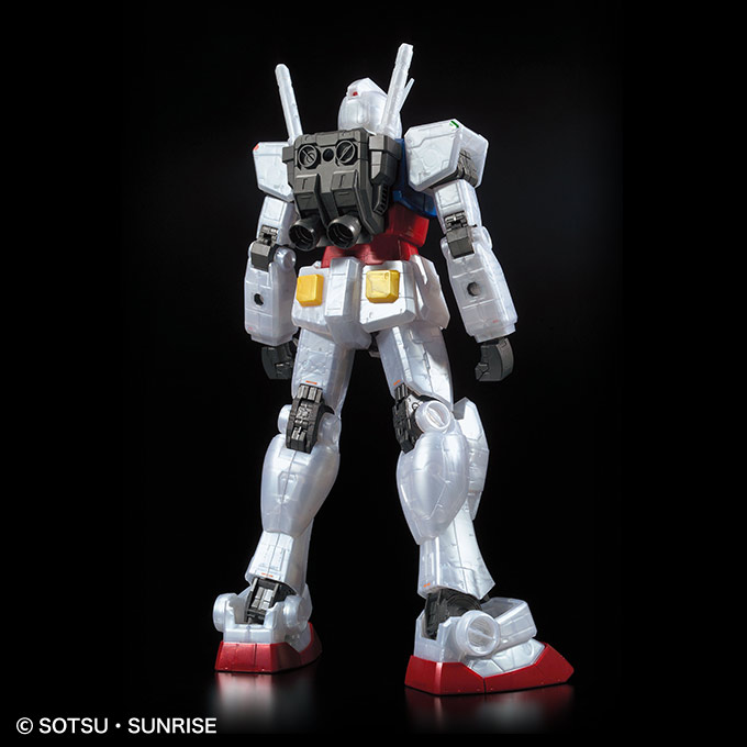 Mega Size Model 1/48 RX-78-2 Gundam(Metallic Gloss Injection)