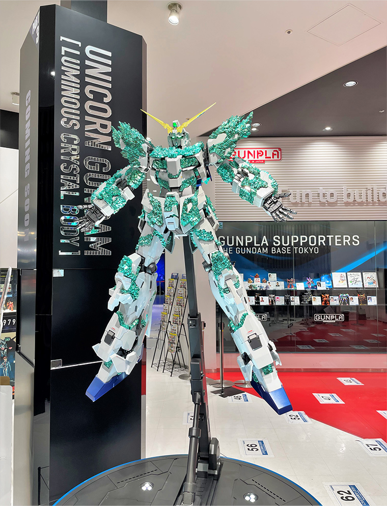 ガンダムベース東京エントランスにて公開中！